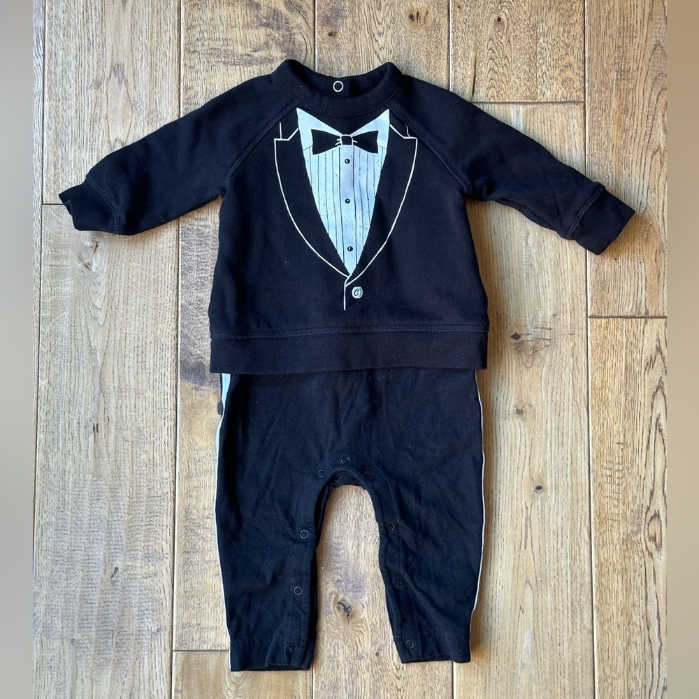 babyGap 100% Cotton Black Tuxedo Sweatsuit One-Piece size 3-6 Months